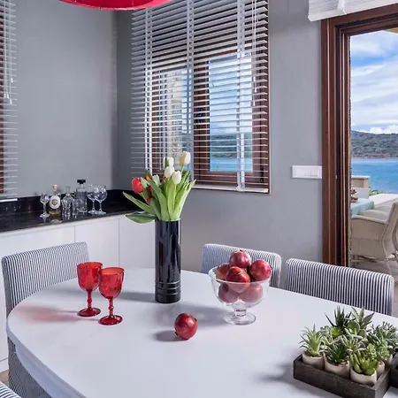 Beautiful Crete 4 Bedrooms Cretan Seafront Private Pool Close To Town Elounda * Kalidhon